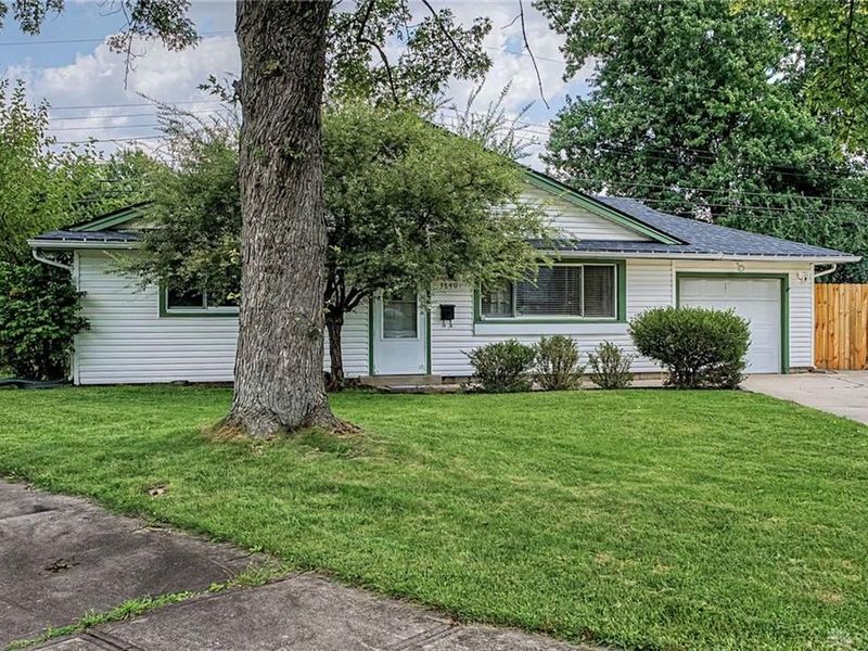 3840 Saranac Circle, Dayton, OH 45429 Photo 3