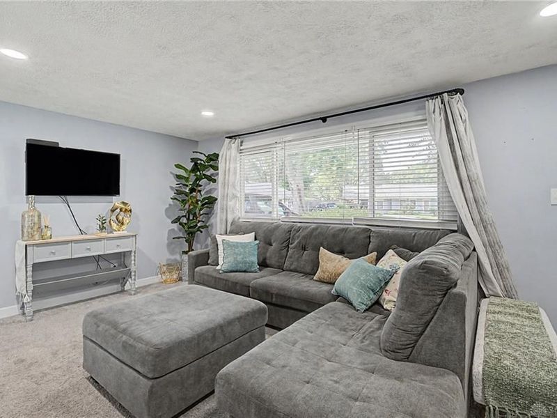 3840 Saranac Circle, Dayton, OH 45429 Photo 9