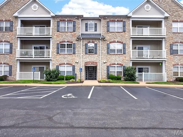 6 Monarch Trace Court, Unit 304, Chesterfield, MO 63017