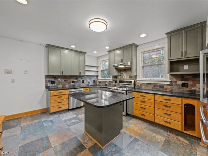 2920 Huntington Road, Shaker Heights, OH 44120 Photo 9
