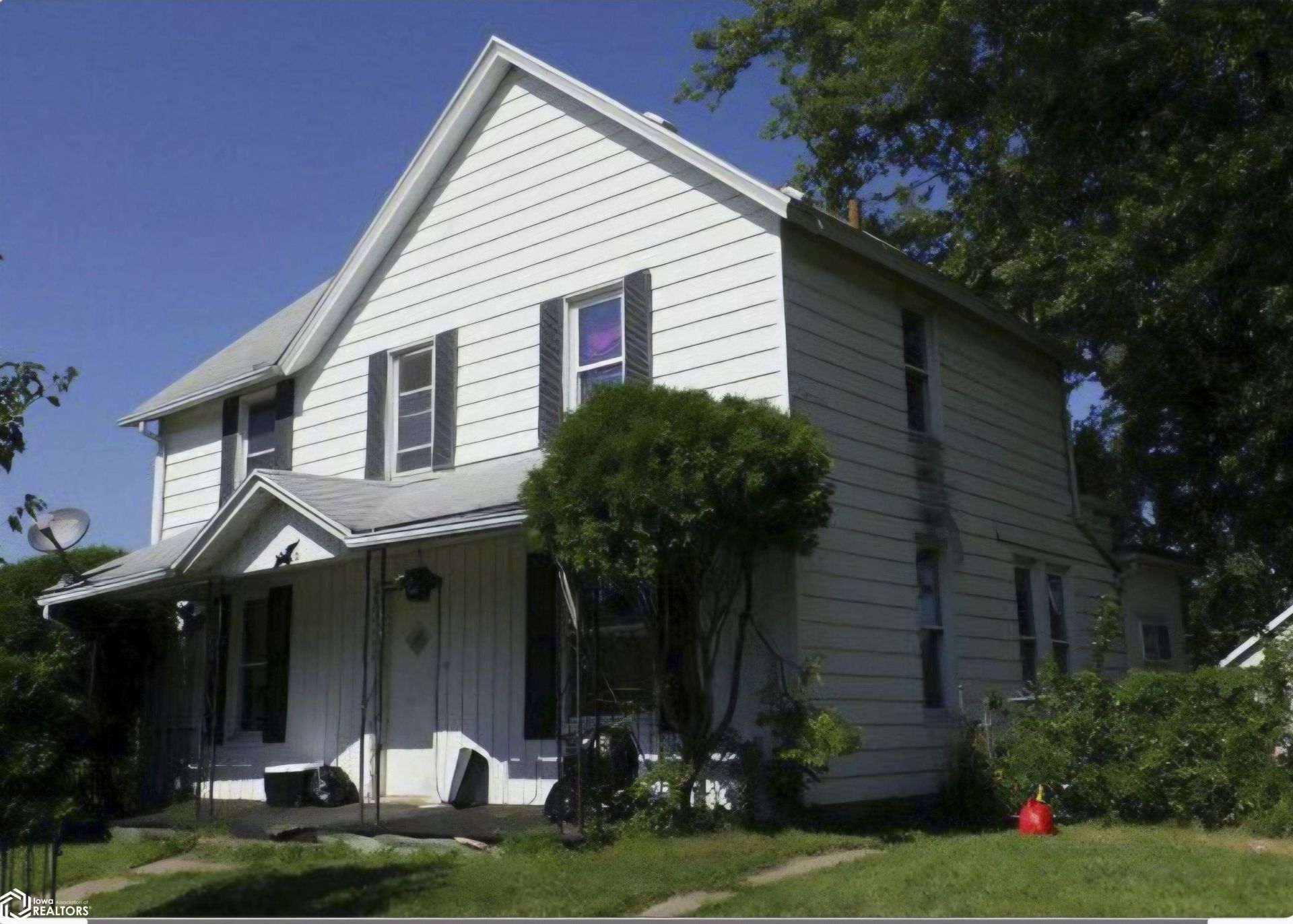 700 S 10th Street, Burlington, IA 52601 Main Photo
