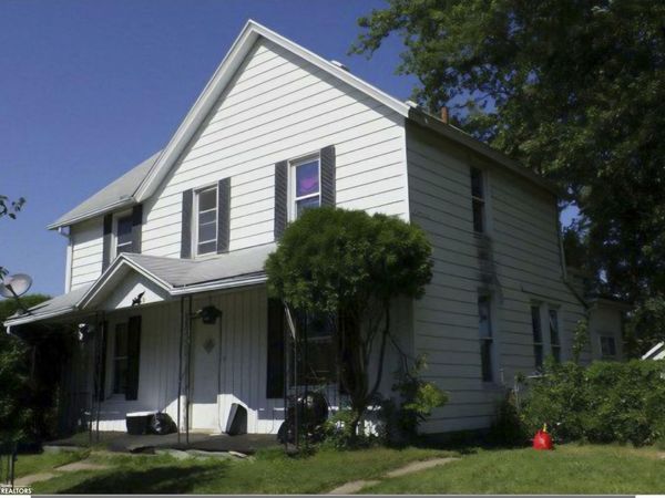 700 S 10Th Street, Burlington, IA 52601