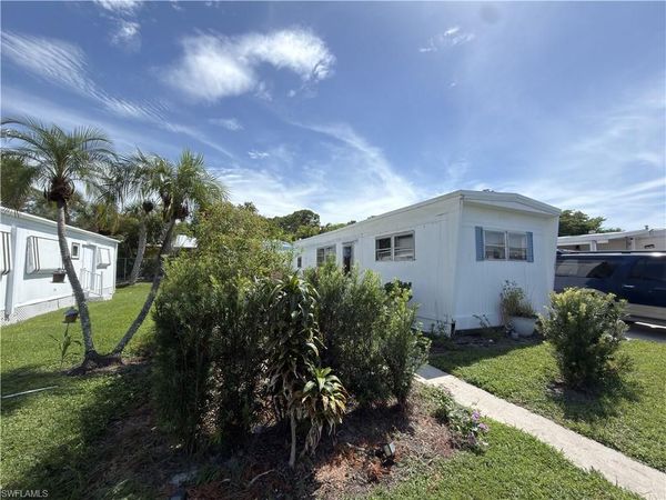 109 Enchanting BLVD , NAPLES, FL 34112