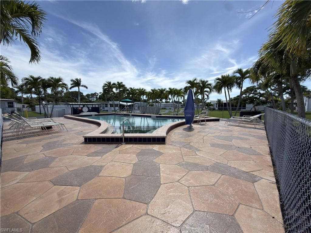 109 Enchanting Blvd, Naples, FL 34112 Photo