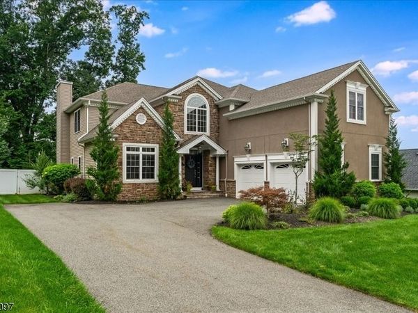 6 Jared Pl, Mount Olive, NJ 07828