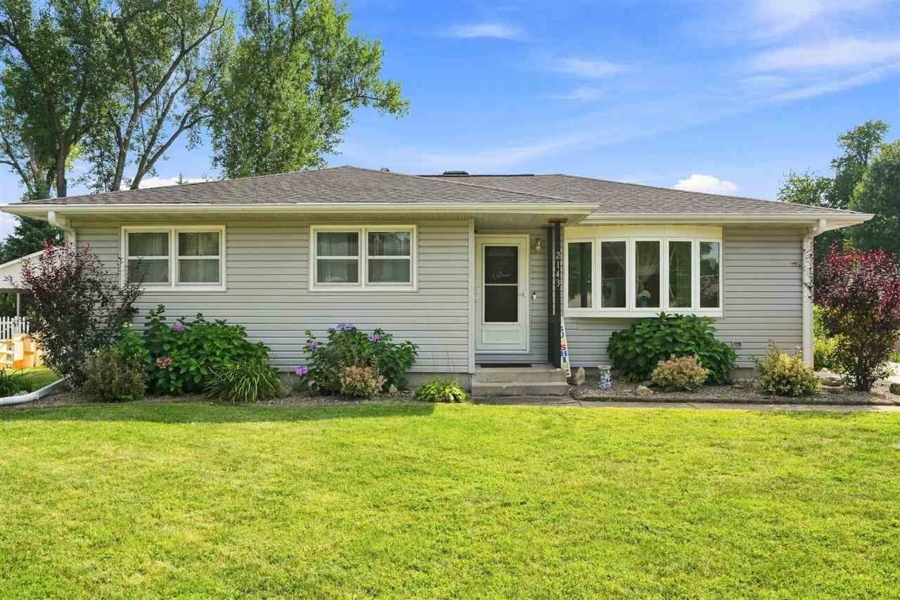 2143 NE Richard Drive, Cedar Rapids, IA 52402 Main Photo