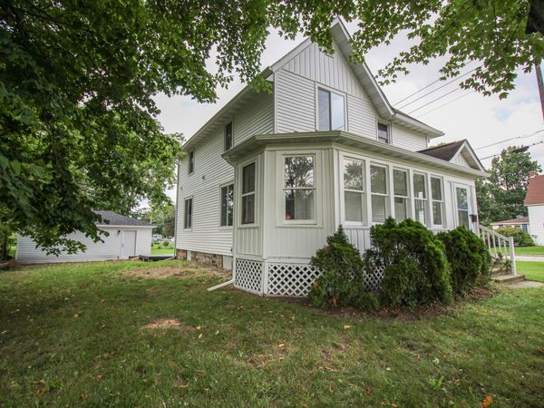 822 N Main Street, Three Rivers, MI 49093