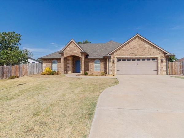 1105 Hershel Drive, Elgin, OK 73538