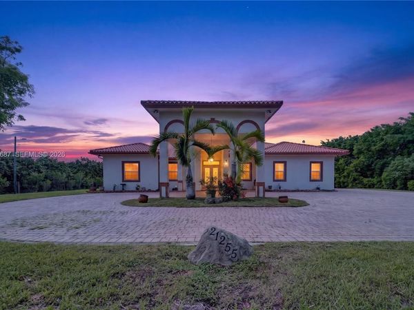 21255 SW 213th Ave Rd , Miami, FL 33187