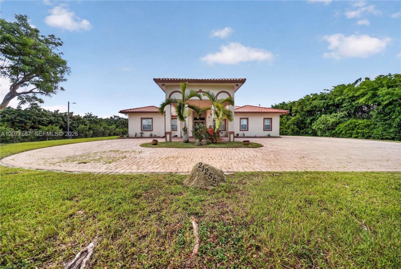 21255 SW 213th Ave Rd , Miami, FL 33187 Photo