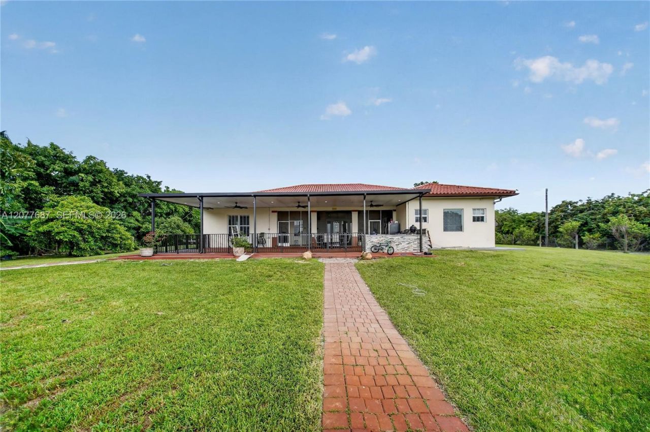 21255 SW 213th Ave Rd , Miami, FL 33187 Photo