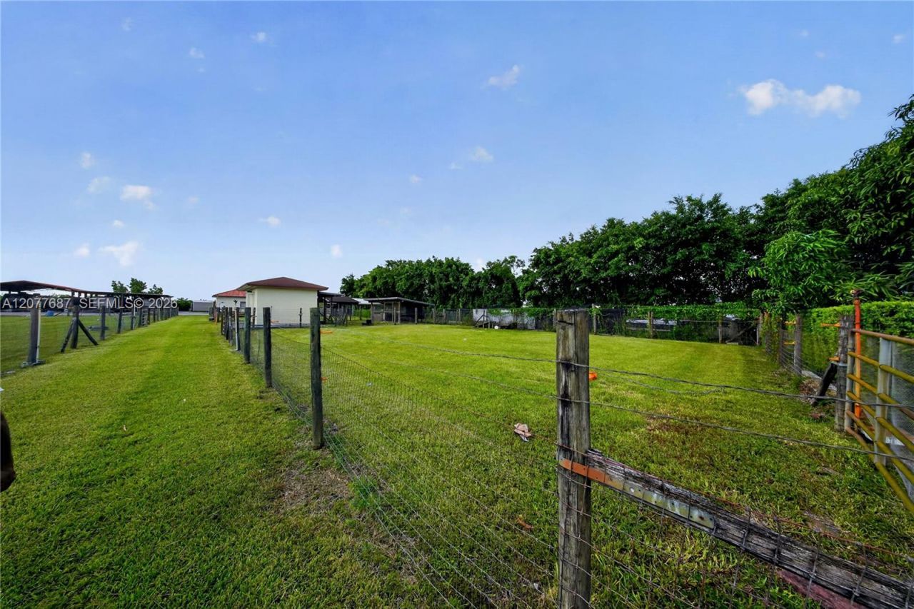 21255 SW 213th Ave Rd , Miami, FL 33187 Photo