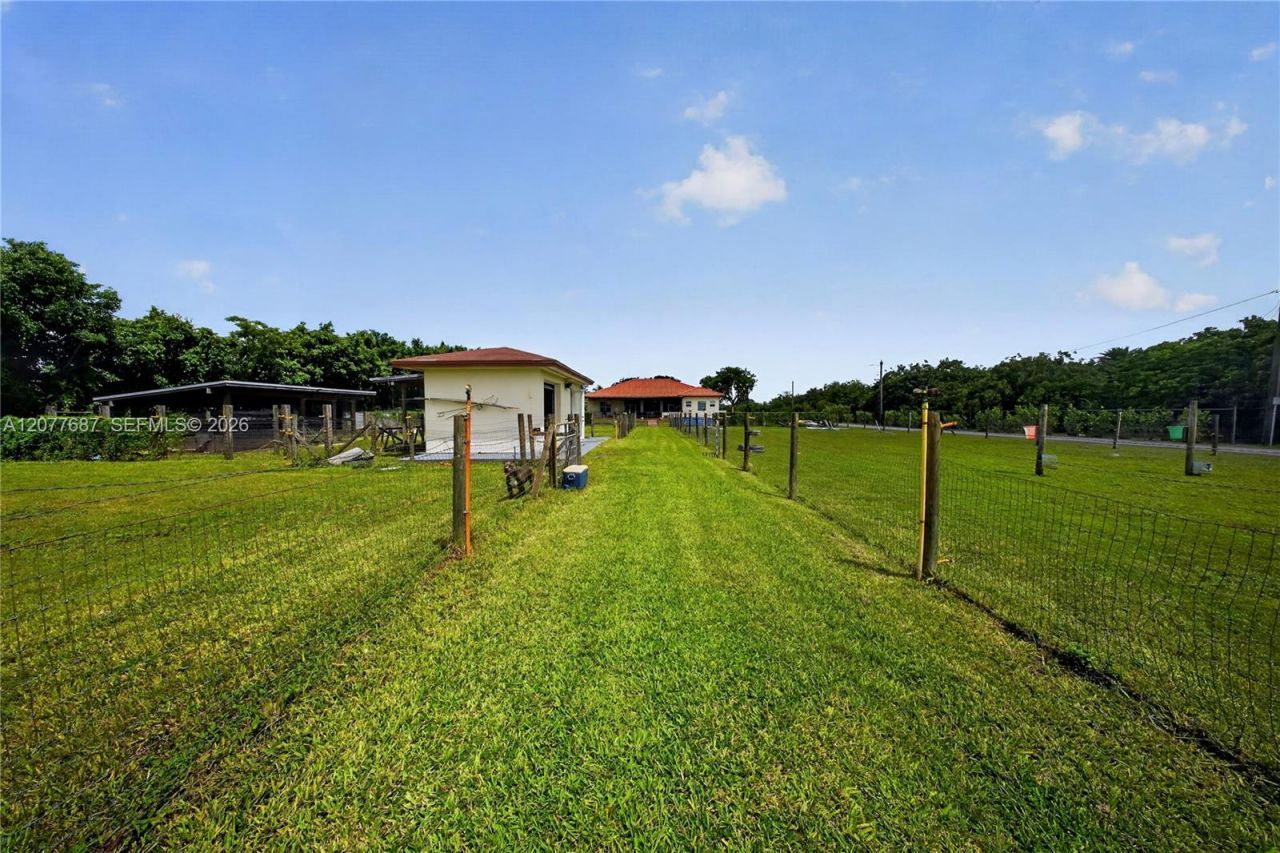 21255 SW 213th Ave Rd , Miami, FL 33187 Photo