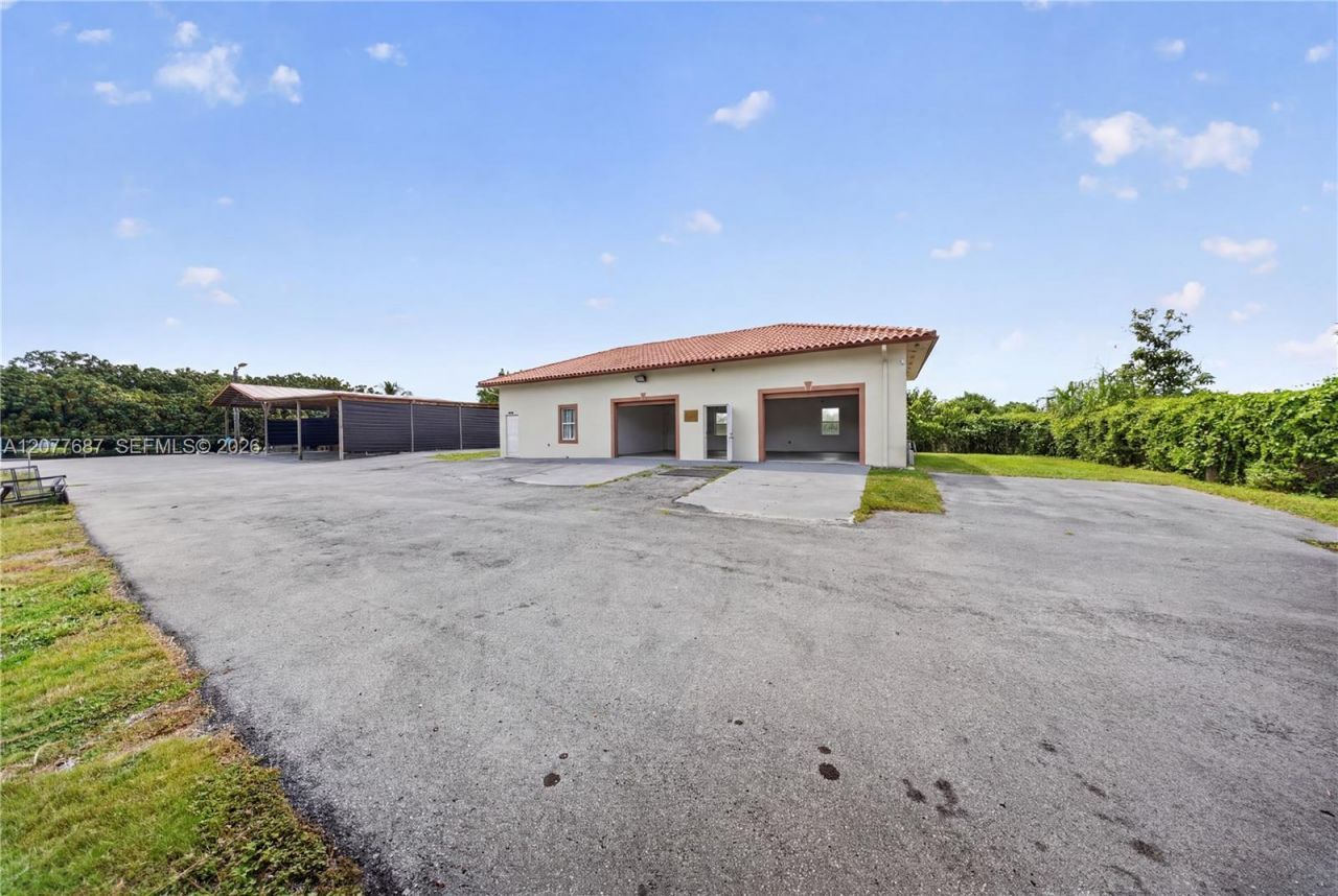 21255 SW 213th Ave Rd , Miami, FL 33187 Photo