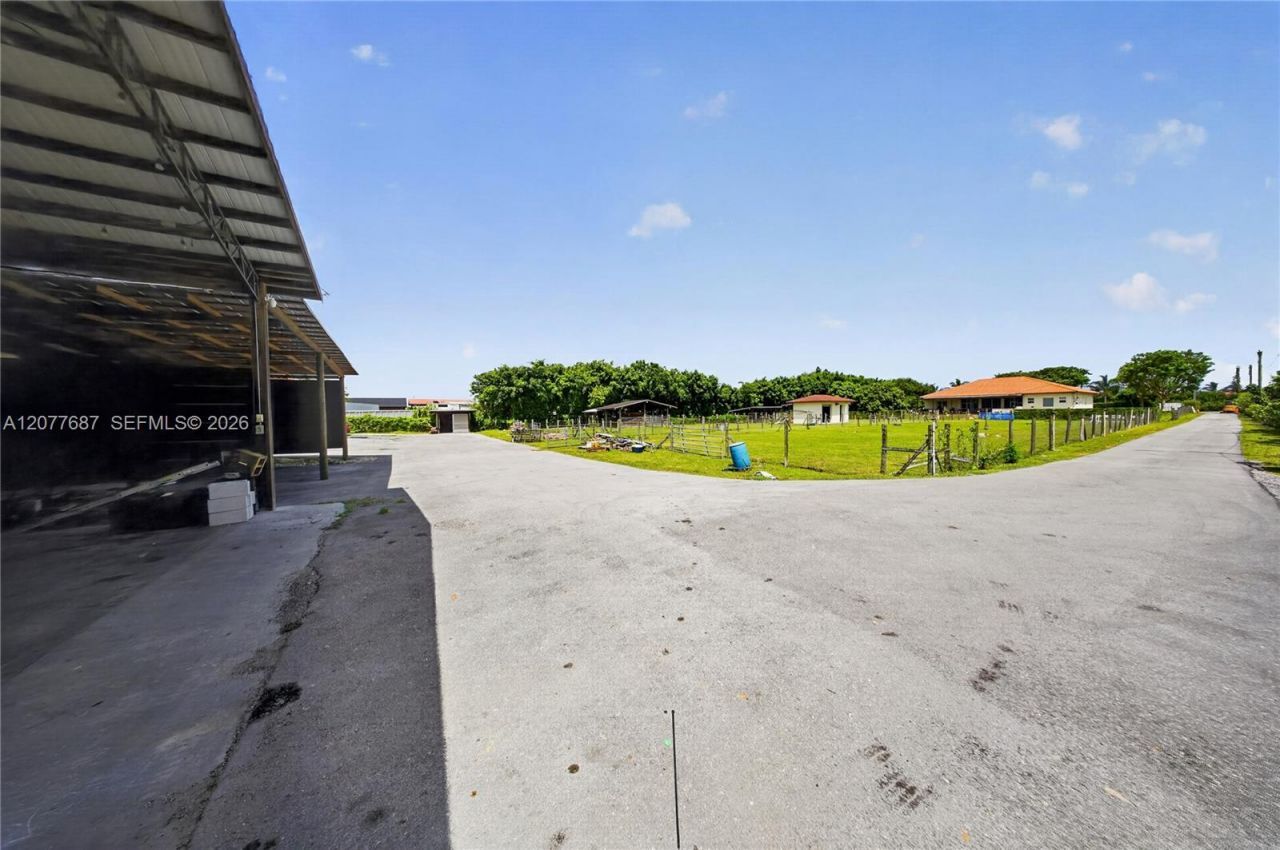21255 SW 213th Ave Rd , Miami, FL 33187 Photo