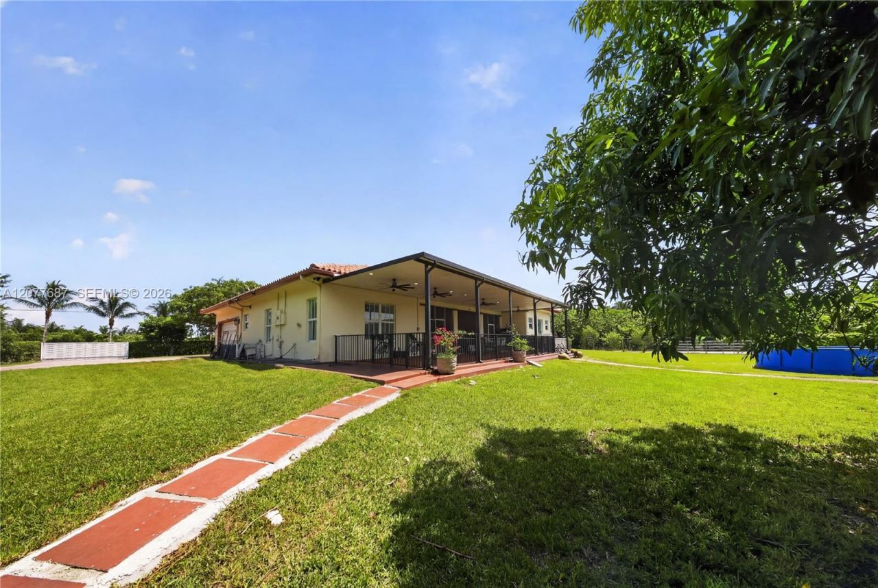21255 SW 213th Ave Rd , Miami, FL 33187 Photo