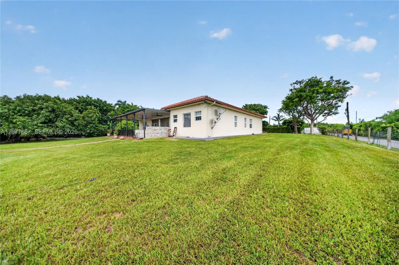 21255 SW 213th Ave Rd , Miami, FL 33187 Photo