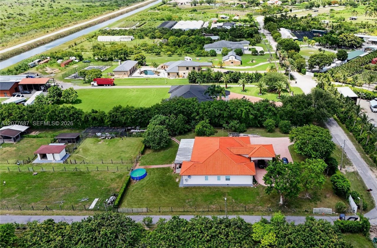 21255 SW 213th Ave Rd , Miami, FL 33187 Photo