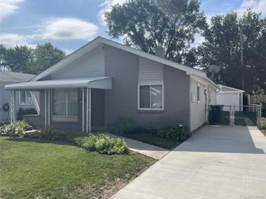936 E Annabelle Avenue , Hazel Park, Mi 48030