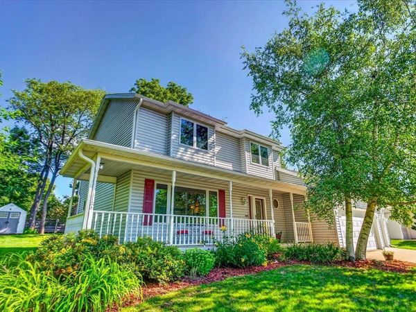 827 Ridge View Lane, Oregon, WI 53575