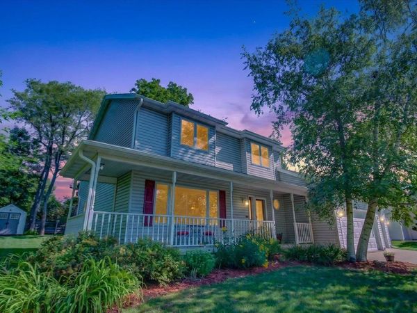 827 Ridge View Lane, Oregon, WI 53575