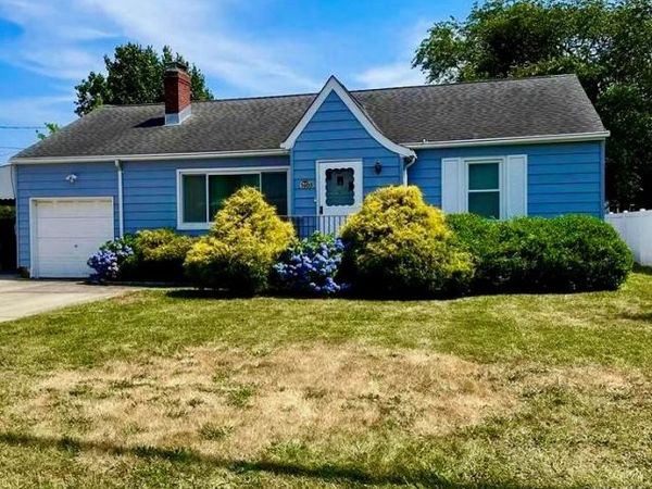 1603 2nd Street , West Babylon, NY 11704