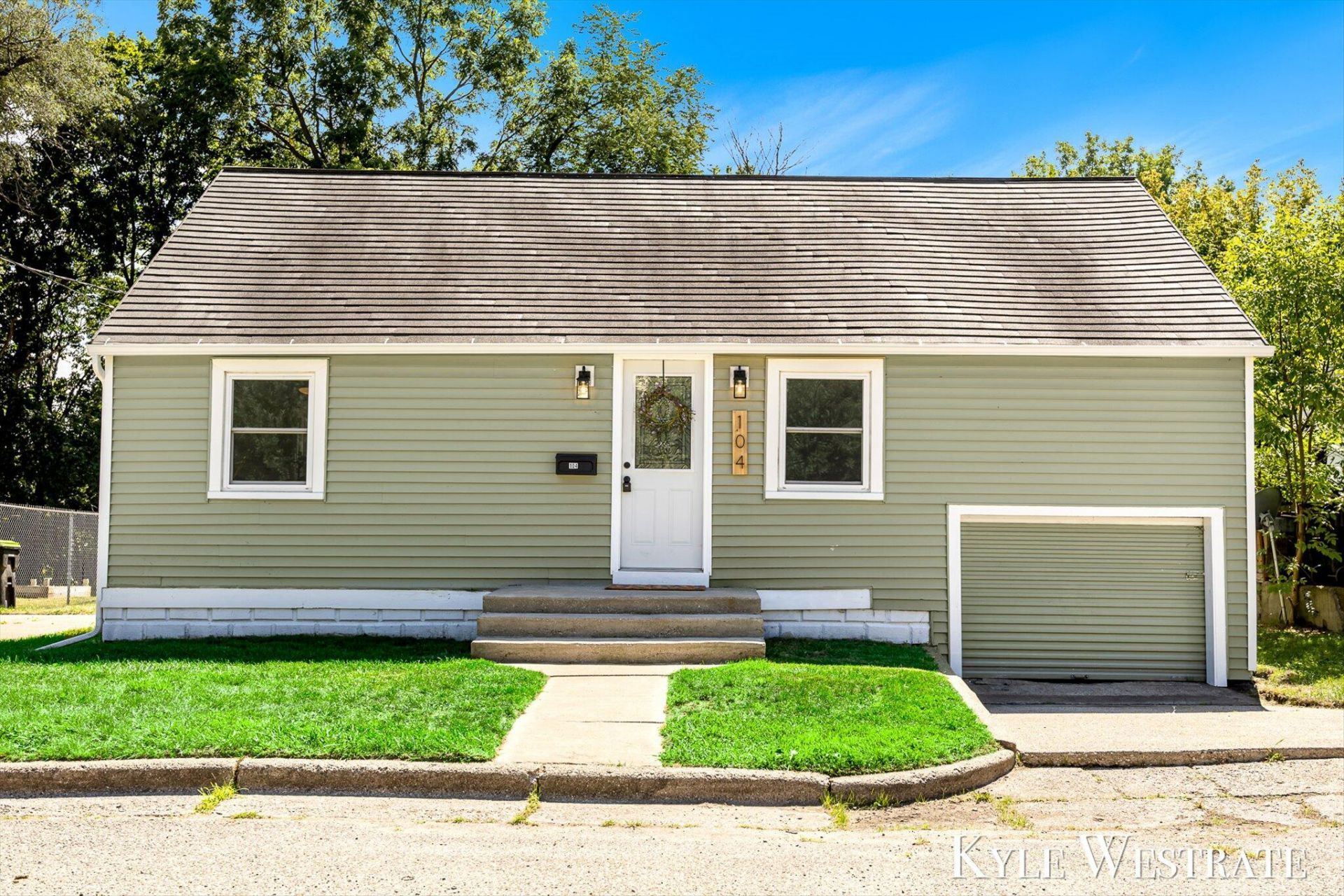 104 Sunnyside Court, Greenville, MI 48838 Main Photo