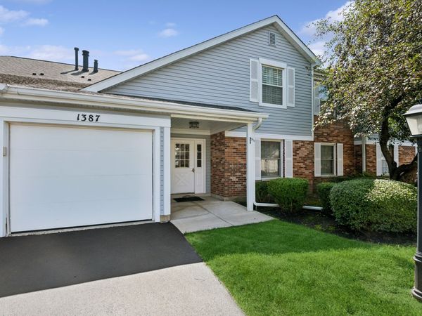1391 STRATFORD Drive , Unit 1391, Gurnee, IL 60031
