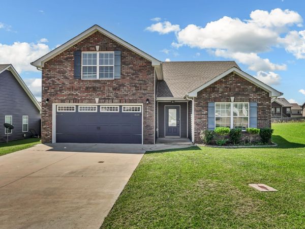 1044 Charles Thomas Dr , Clarksville, TN 37042