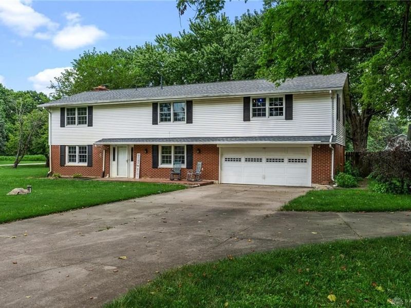 7565 Newbury Road, Bethel Township, OH 45371 Photo 2