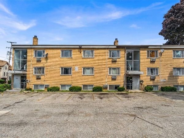 1415 Wyandotte Avenue , Unit 106, Lakewood, OH 44107