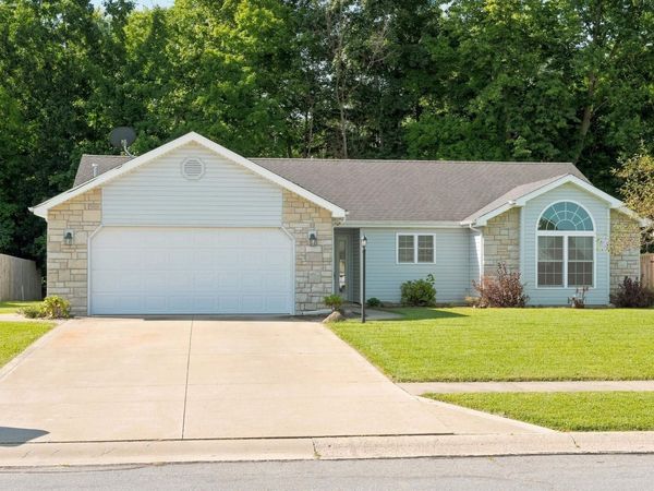 2109 McNair Lane, Auburn, IN 46706