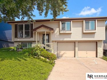 10424 Laurel Avenue, Omaha, NE 68134