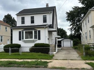 17 Wood Lane Valley Stream, NY 11581