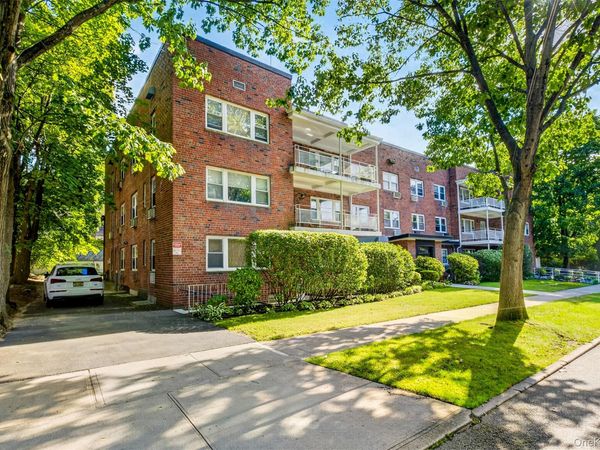 20 Hill Park Avenue, Unit 1F, Great Neck, NY 11021