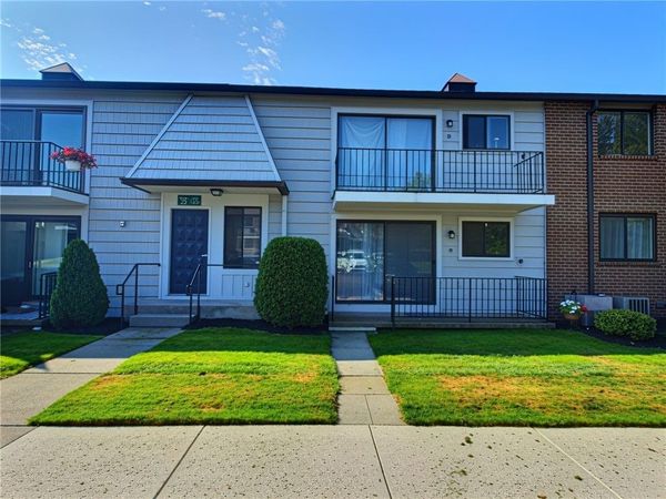 22 High Gate Trail, Unit 4, Fairport, NY 14450