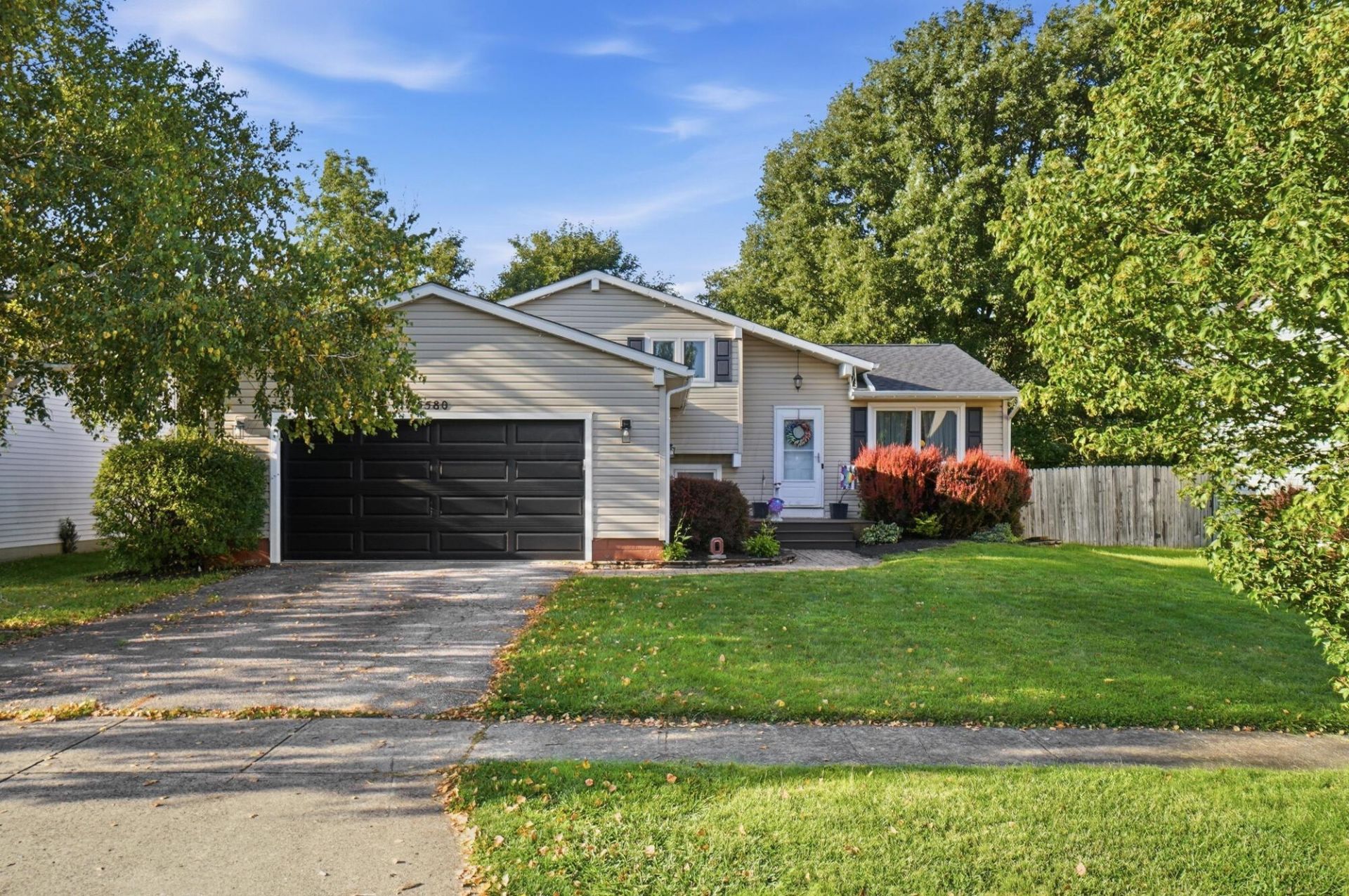 5580 Fescue Drive, Hilliard, OH 43026 Main Photo