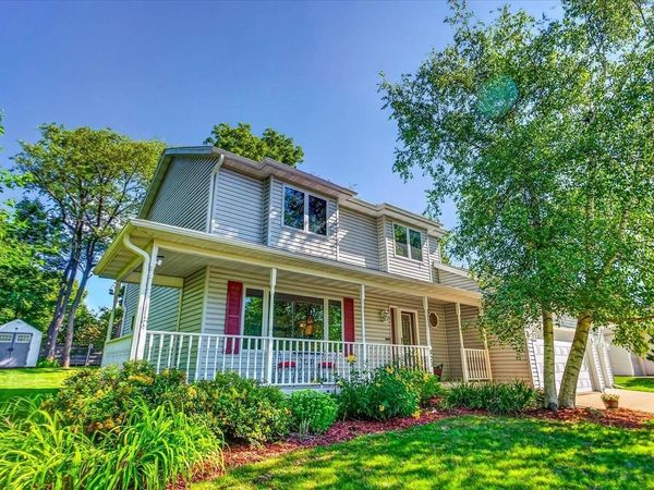 827 Ridge View Lane, Oregon, WI 53575