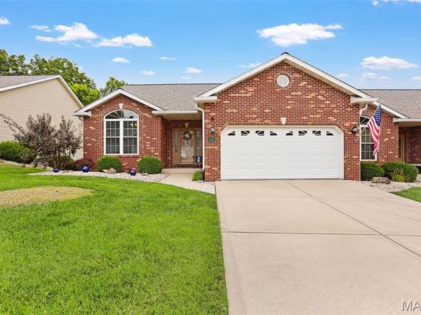 132 Briar Ridge, Maryville, IL 62234