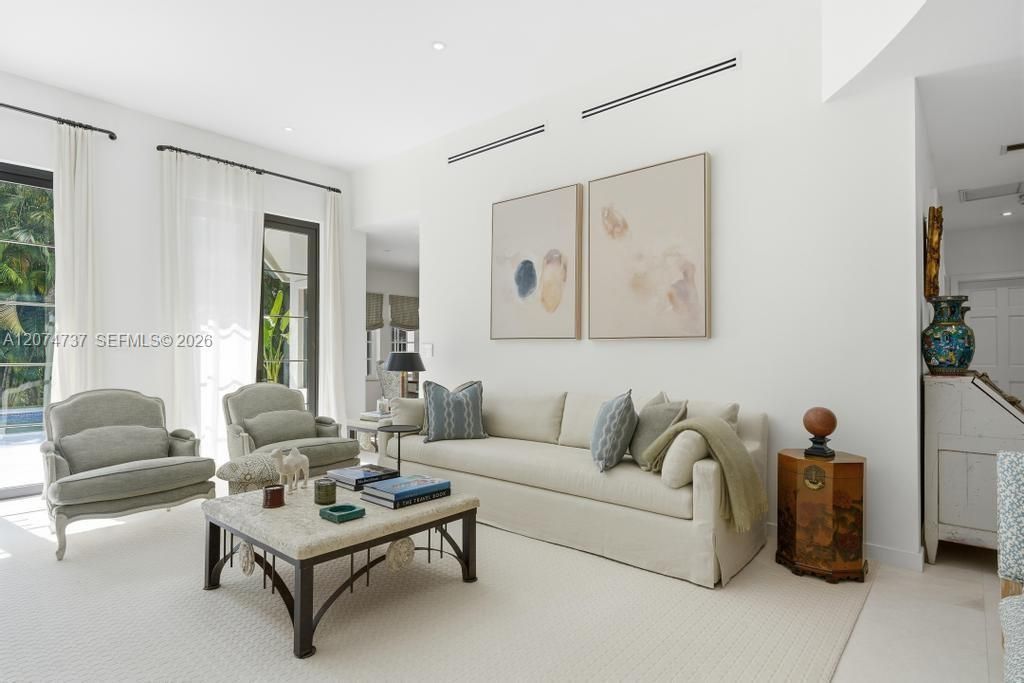 2532 NW Lake Ave , Miami Beach, FL 33140 Photo