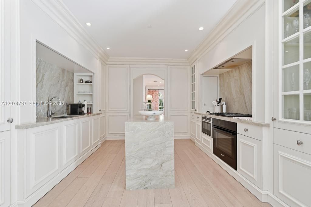 2532 NW Lake Ave , Miami Beach, FL 33140 Photo