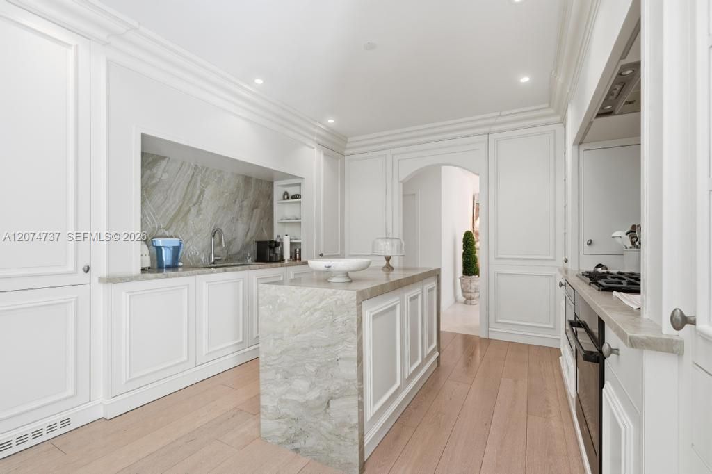 2532 NW Lake Ave , Miami Beach, FL 33140 Photo