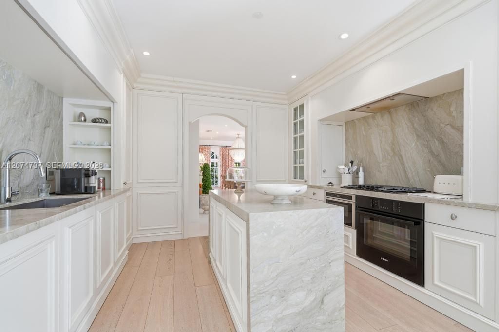 2532 NW Lake Ave , Miami Beach, FL 33140 Photo