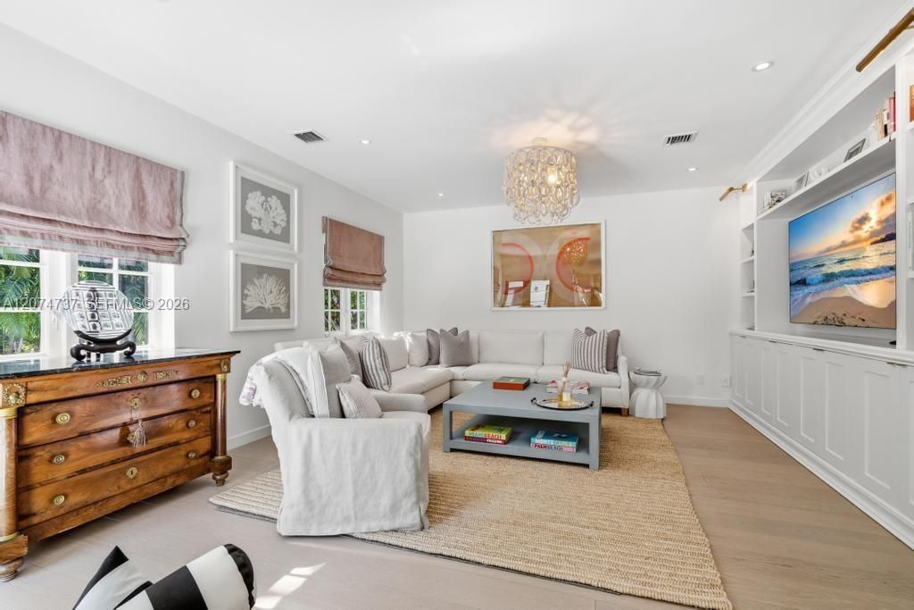2532 NW Lake Ave , Miami Beach, FL 33140 Photo