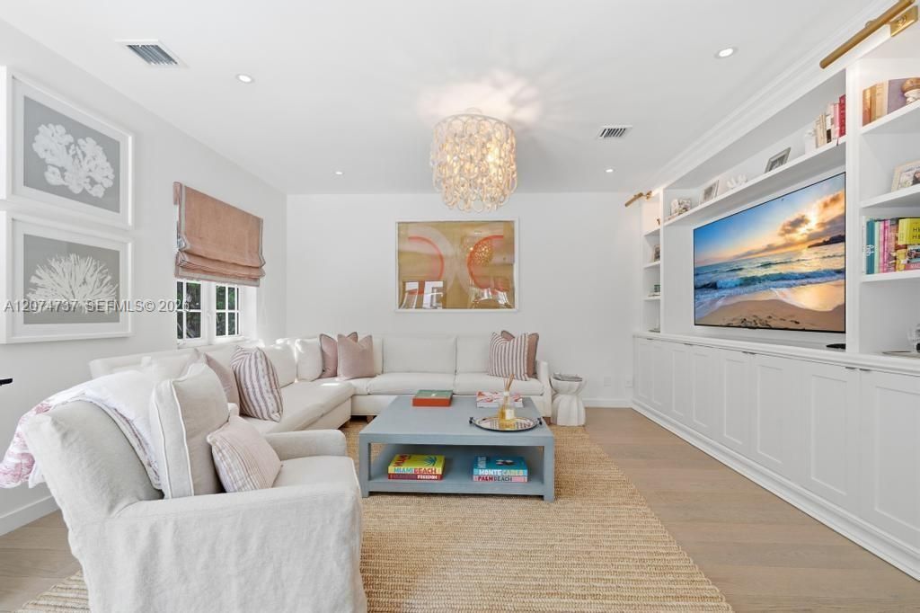 2532 NW Lake Ave , Miami Beach, FL 33140 Photo