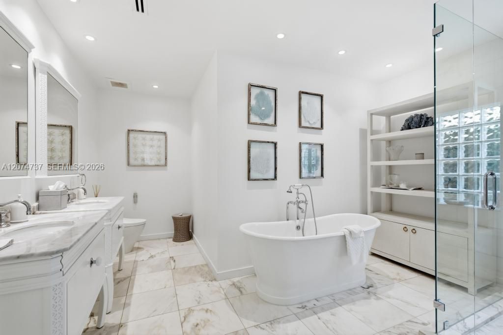 2532 NW Lake Ave , Miami Beach, FL 33140 Photo