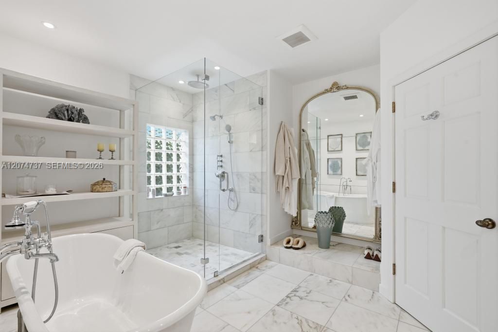 2532 NW Lake Ave , Miami Beach, FL 33140 Photo
