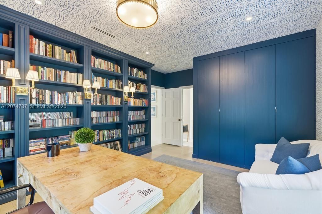 2532 NW Lake Ave , Miami Beach, FL 33140 Photo