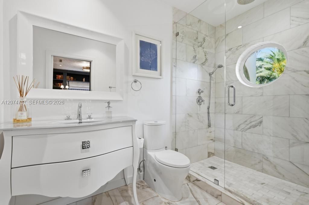 2532 NW Lake Ave , Miami Beach, FL 33140 Photo