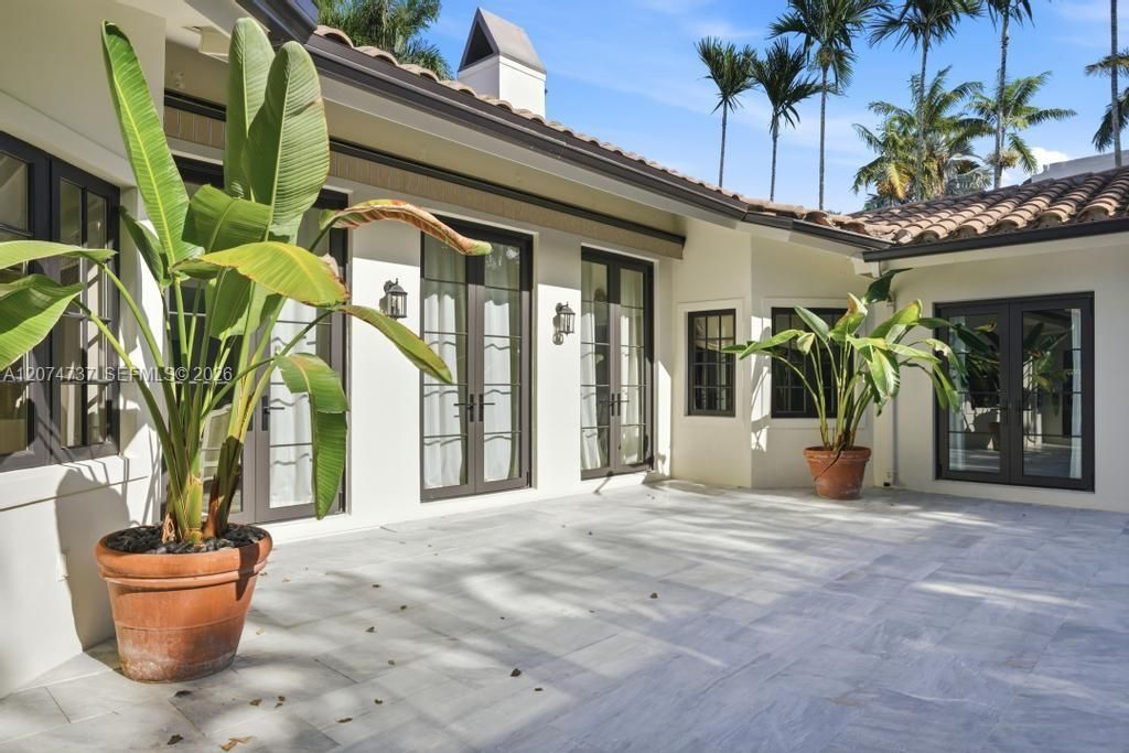 2532 NW Lake Ave , Miami Beach, FL 33140 Photo
